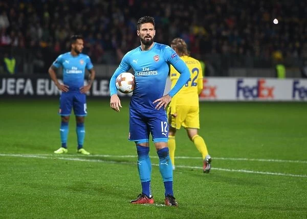 Olivier Giroud Awaits Penalty Kick: Arsenal vs. BATE Borisov, UEFA Europa League
