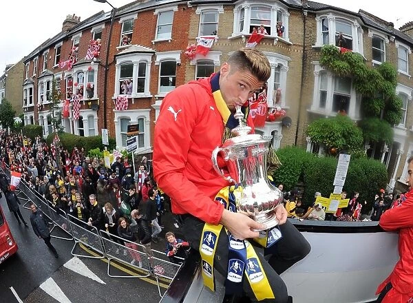 Olivier Giroud Celebrates FA Cup Victory with Arsenal FC Parade (2014-15)