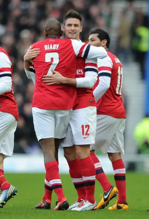 Framed Print : Olivier Giroud celebrates scoring Arsenals 1st goal with Abou Diaby. Brighton & Hove Albion 2