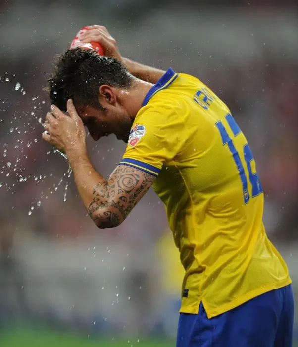 Framed Print : Olivier Giroud Faces Urawa Red Diamonds in Arsenal's 2013 Pre-Season Match Framed Print : Olivier Giroud Faces Urawa Red Diamonds in Arsenal's 2013 Pre-Season Match