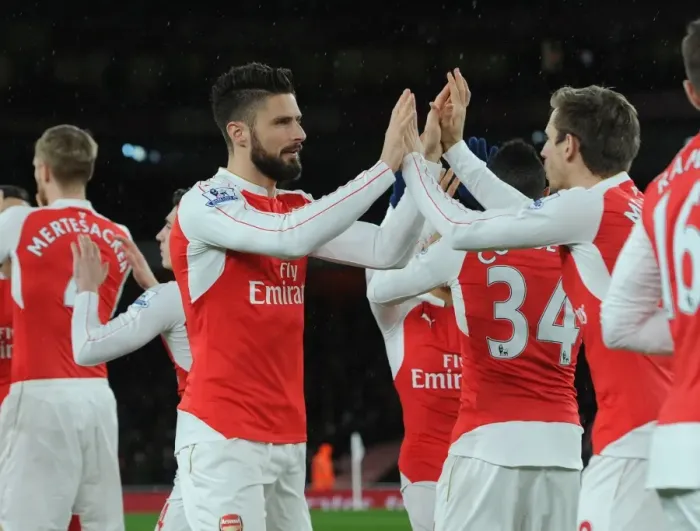 Framed Print : Olivier Giroud Gears Up for Arsenal vs Swansea City Clash in Premier League (2015-16)