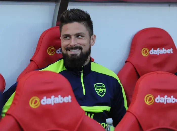 Framed Print : Olivier Giroud Gears Up: Sunderland vs Arsenal, Premier League 2016-17