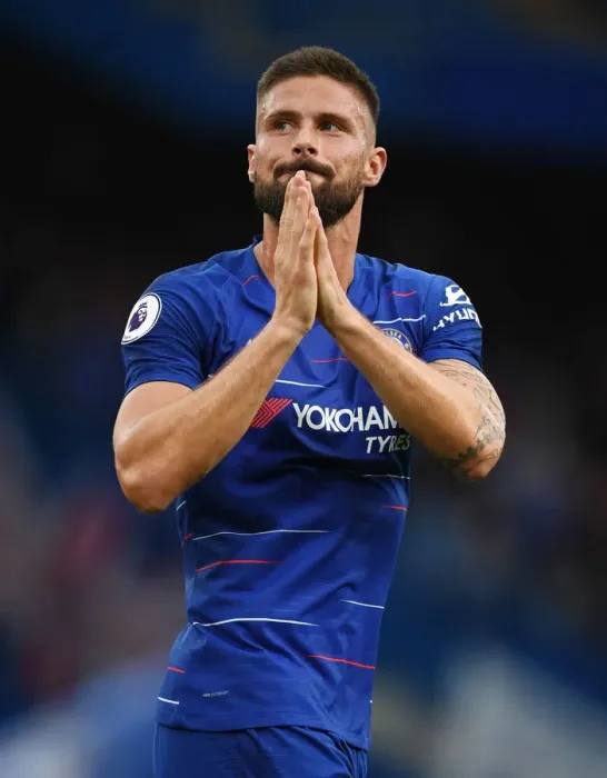 Framed Print : Olivier Giroud Honors Arsenal Fans with Emotional Tribute at Stamford Bridge