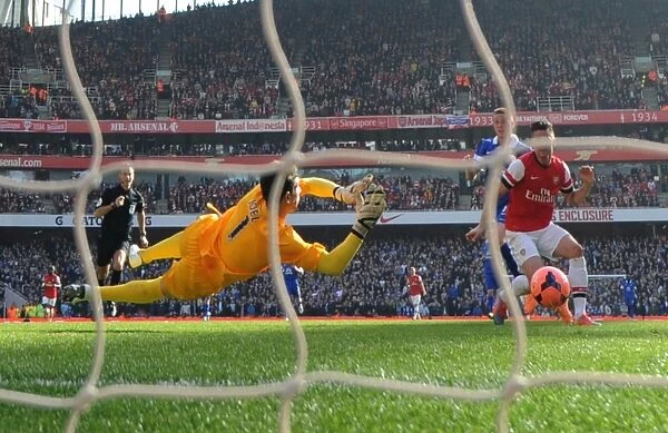 Olivier Giroud scores Arsenals 4th goal, his 2nd, past Joel Robles of Everton. Arsenal 4:1 Everton