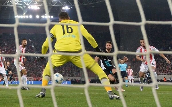 Olivier Giroud Scores Arsenal's Second Goal Against Olympiacos in the UEFA Champions League (December 2015, Piraeus, Greece)