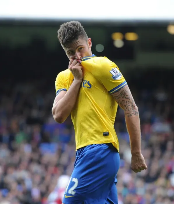 Framed Print : Olivier Giroud Scores Arsenal's Second Goal vs Crystal Palace (2013-14)