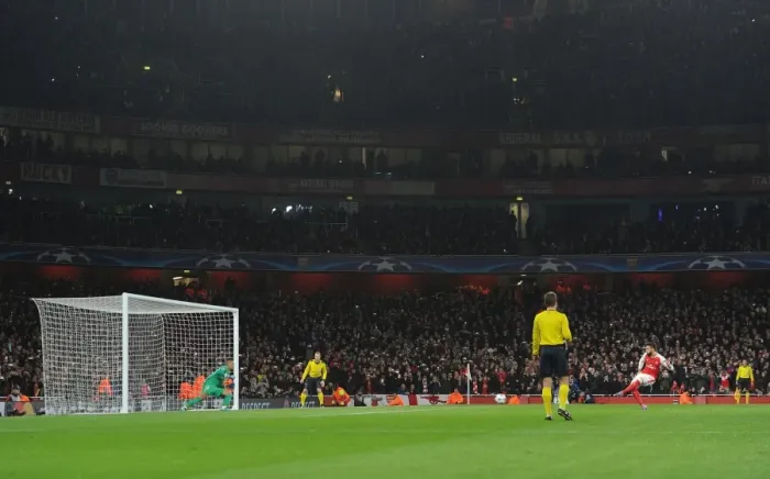 Framed Print : Olivier Giroud Scores Penalty for Arsenal Against Paris Saint-Germain in 2016-17 Champions League