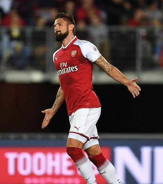 Olivier Giroud Scores His Second: Arsenal's Triumph over Western Sydney Wanderers in Sydney, 2017