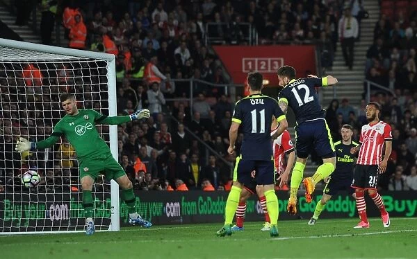 Olivier Giroud Scores the Second Goal Past Fraser Forster: Southampton vs. Arsenal, Premier League 2016-17