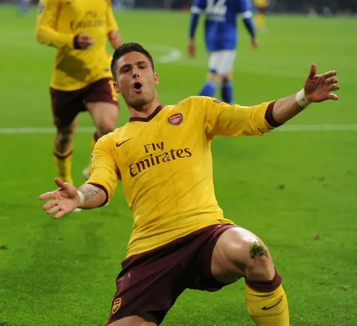 Framed Print : Olivier Giroud Scores the Second Goal: Schalke 04 vs. Arsenal FC, UEFA Champions League 2012-13