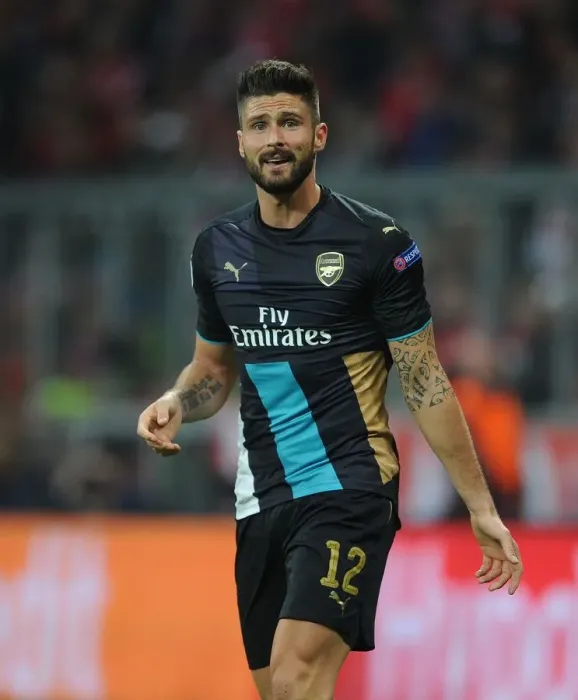Framed Print : Olivier Giroud vs Bayern Munich in the UEFA Champions League Framed Print : Olivier Giroud vs Bayern Munich in the UEFA Champions League