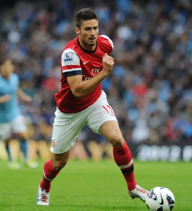 Framed Print : Olivier Giroud vs. Manchester City: A Premier League Battle (2012-13) Framed Print : Olivier Giroud vs. Manchester City: A Premier League Battle (2012-13)