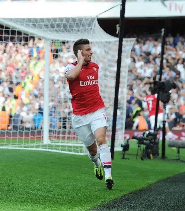 Framed Print : Olivier Giroud's Epic Goal: Arsenal's Triumph Over Tottenham Hotspur (2013-14)
