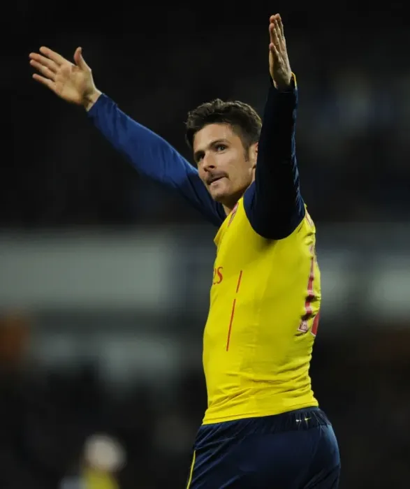 Framed Print : Olivier Giroud's Strike: Arsenal's Triumph over Queens Park Rangers in the Premier League 2014-15 Framed Print : Olivier Giroud's Strike: Arsenal's Triumph over Queens Park Rangers in the Premier League 2014-15