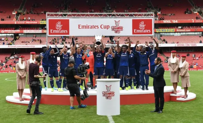 Framed Print : Olympique Lyonnais Celebrate Emirates Cup Victory over Arsenal