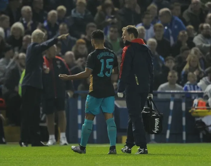 Framed Print : Oxlade-Chamberlain Injured: Sheffield Wednesday vs. Arsenal, Capital One Cup 2015-16