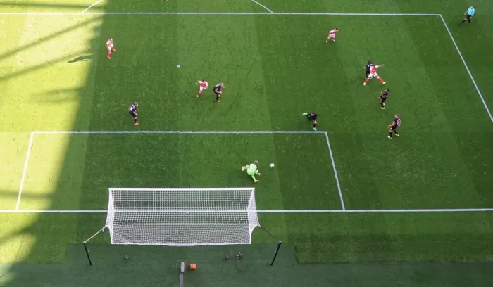Framed Print : Oxlade-Chamberlain Scores Arsenal's Second Goal Against Liverpool (2016-17)