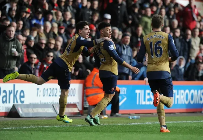 Framed Print : Oxlade-Chamberlain Scores Brace: Arsenal's Victory at Bournemouth, Premier League 2015-16