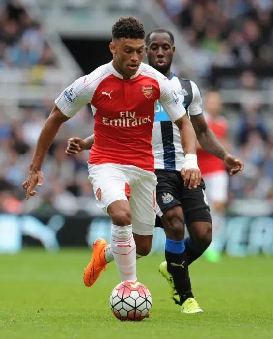 Framed Print : Oxlade-Chamberlain Shines: Arsenal's Victory over Newcastle United (2015-16 Premier League)