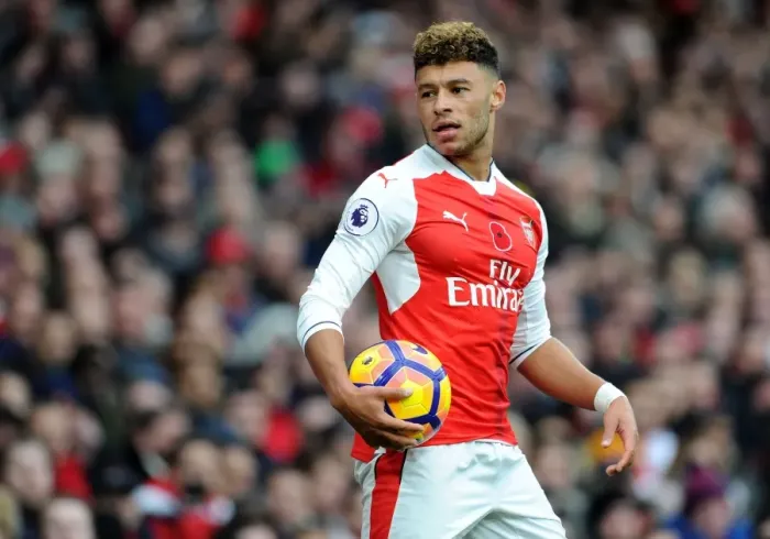 Framed Print : Oxlade-Chamberlain's Showdown: Arsenal vs. Tottenham, 2016-17 Premier League Clash Framed Print : Oxlade-Chamberlain's Showdown: Arsenal vs. Tottenham, 2016-17 Premier League Clash