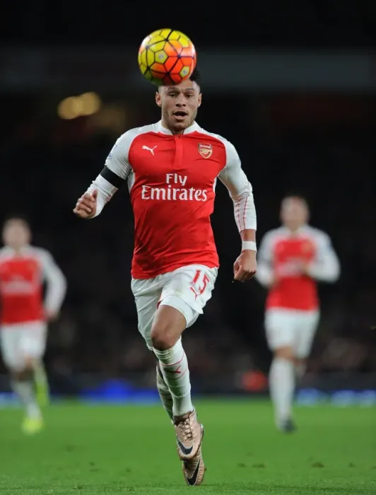 Framed Print : Oxlade-Chamberlain's Star Performance: Arsenal vs Bournemouth (December 2015)