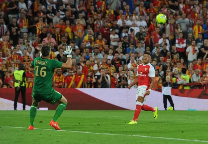 Framed Print : Oxlade-Chamberlain's Stunning Chip: Arsenal's Pre-Season Victory over RC Lens (2016)