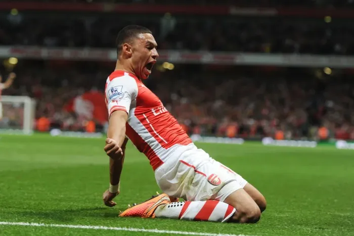 Framed Print : Oxlade-Chamberlain's Thrilling Goal: Arsenal's Victory over Tottenham, 2014-15 Premier League