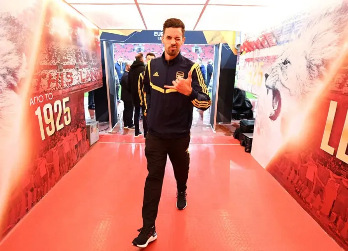 Framed Print : Pablo Mari Braces for Olympiacos-Arsenal UEFA Europa League Clash Framed Print : Pablo Mari Braces for Olympiacos-Arsenal UEFA Europa League Clash