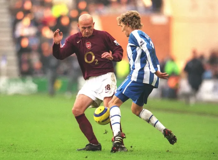 Framed Print : Pascal Cygan (Arsenal) Jimmy Bullard (Wigan)