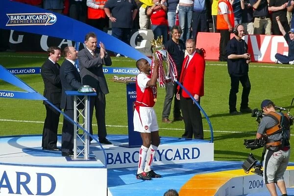 Patrick Vieira lifts the Premiership trophy for Arsenal