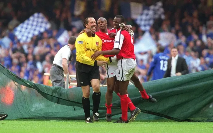 Framed Print : Patrick Vieira, Sylvain Wiltord and David Seaman celebrate after the final whistle