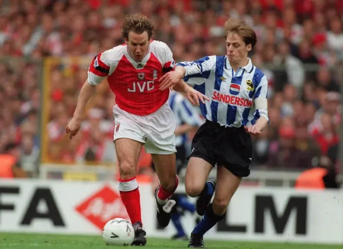 Framed Print : Paul Merson (Arsenal) and Graham Hyde (Sheffield Wednesday)