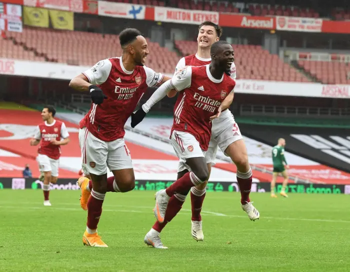 Framed Print : Pepe and Aubameyang Celebrate Arsenal's Victory over Sheffield United (2020-21) Framed Print : Pepe and Aubameyang Celebrate Arsenal's Victory over Sheffield United (2020-21)