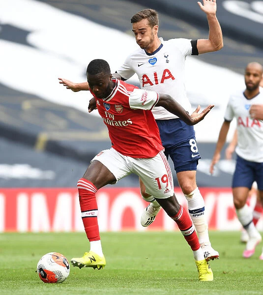Pepe Breaks Past Winks: Intense Rivalry - Tottenham vs. Arsenal, Premier League 2019-20