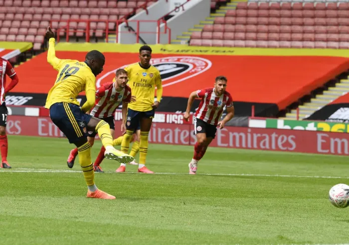 Framed Print : Pepe Scores Penalty: Arsenal Advance to FA Cup Semis vs Sheffield United