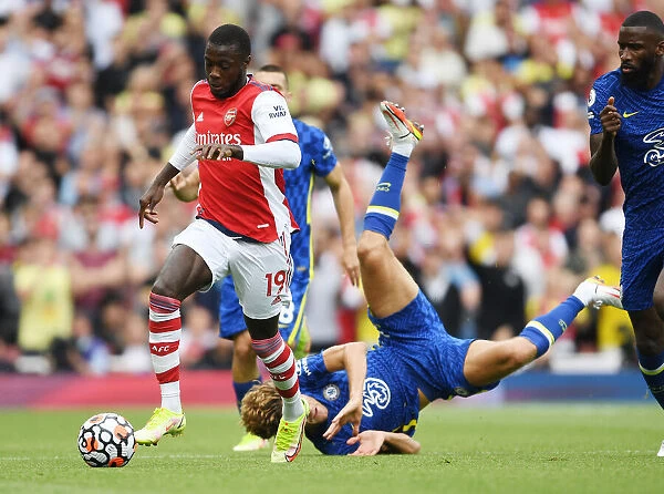 Pepe's Sneaky Move: Arsenal's Star Outsmarts Alonso in Thrilling Arsenal vs. Chelsea Clash