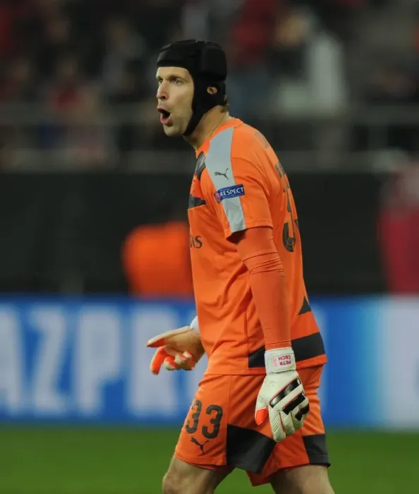 Framed Print : Petr Cech in Action: Arsenal vs. Olympiacos, UEFA Champions League 2015-16