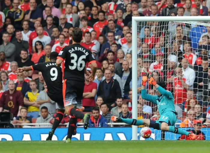 Framed Print : Petr Cech (Arsenal) Anthony Martial (Man Utd) Framed Print : Petr Cech (Arsenal) Anthony Martial (Man Utd)