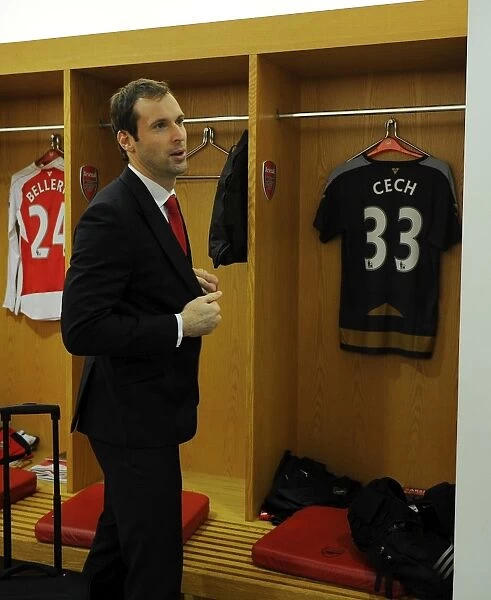 Petr Cech: Focus and Preparation in Arsenal's Home Changing Room before Arsenal vs Sunderland (2015-16)