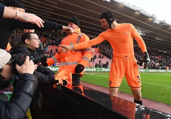 Petr Cech Gifts Shirt to Grateful Arsenal Fan after Southampton Victory