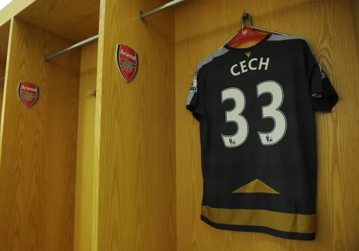 Framed Print : Petr Cech's Arsenal Shirt in the Emirates Changing Room (Arsenal vs Crystal Palace, 2015-16) Framed Print : Petr Cech's Arsenal Shirt in the Emirates Changing Room (Arsenal vs Crystal Palace, 2015-16)