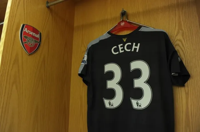 Framed Print : Petr Cech's Arsenal Shirt in the Emirates Changing Room (Arsenal vs Crystal Palace, 2015-16) Framed Print : Petr Cech's Arsenal Shirt in the Emirates Changing Room (Arsenal vs Crystal Palace, 2015-16)
