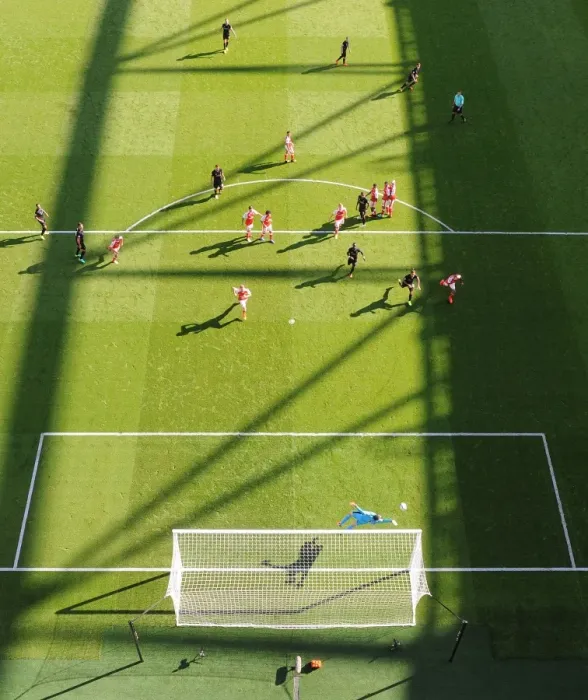 Framed Print : Philippe Coutinho Scores Against Arsenal: A Stunner for Liverpool in the 2016-17 Premier League