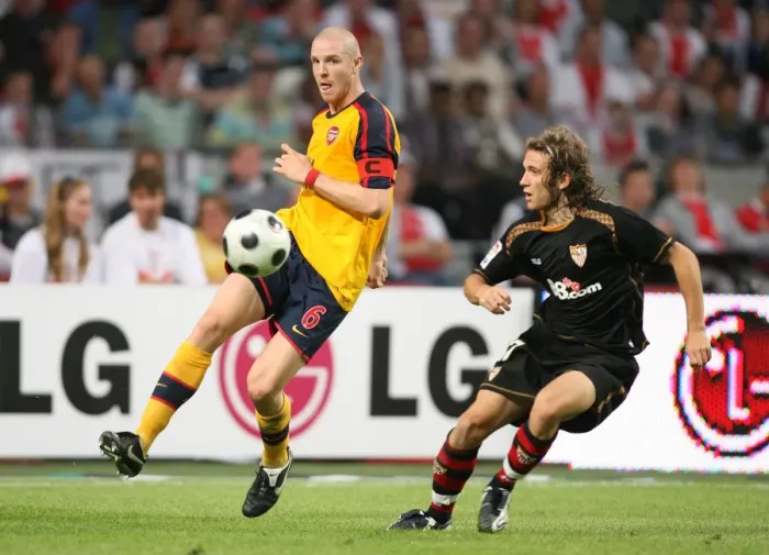 Framed Print : Philippe Senderos (Arsenal) Diego Trinidad (Seville)