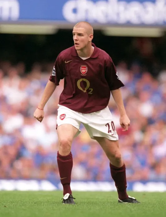 Framed Print : Philippe Senderos Triumph: Arsenal's 1-0 Victory over Chelsea at Stamford Bridge (2005) Framed Print : Philippe Senderos Triumph: Arsenal's 1-0 Victory over Chelsea at Stamford Bridge (2005)
