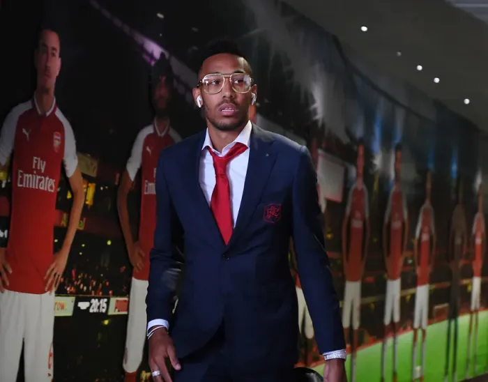 Framed Print : Pierre-Emerick Aubameyang: Arsenal's Ready-to-Roar Striker Ahead of Manchester City Clash (2018-19) Framed Print : Pierre-Emerick Aubameyang: Arsenal's Ready-to-Roar Striker Ahead of Manchester City Clash (2018-19)