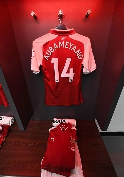 Pierre-Emerick Aubameyang's Arsenal Shirt in Tottenhotspur's Dressing Room - Premier League Rivalry