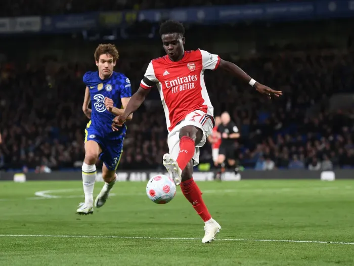 Framed Print : Premier League Battle: Saka at Stamford Bridge - Chelsea vs. Arsenal, 2021-22