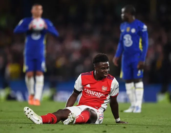 Framed Print : Premier League Battle: Saka's Showdown at Stamford Bridge - Chelsea vs. Arsenal (2021-22)
