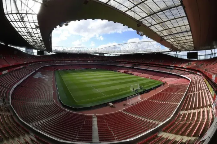 Framed Print : Premier League Showdown: Arsenal vs Liverpool at Emirates Stadium